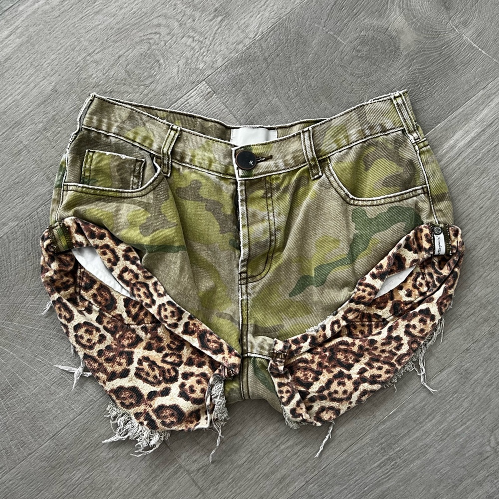 One teaspoon shorts